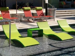 green outdoor lounge chairs
